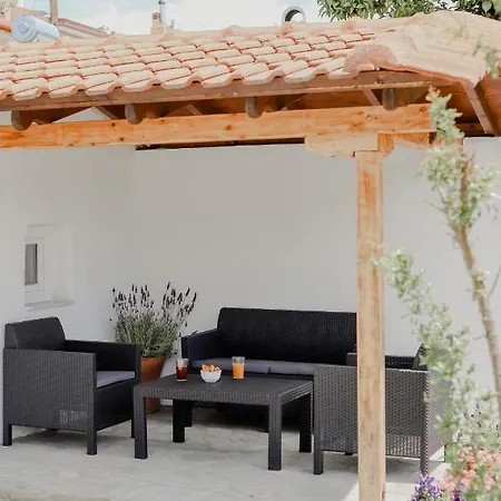 The Olive House * Néa Péramos