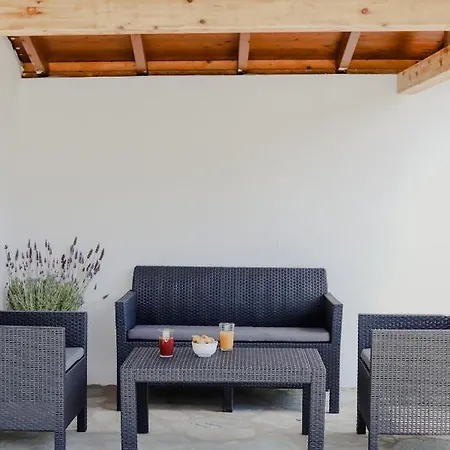 Апартаменты The Olive House Неа-Перамос